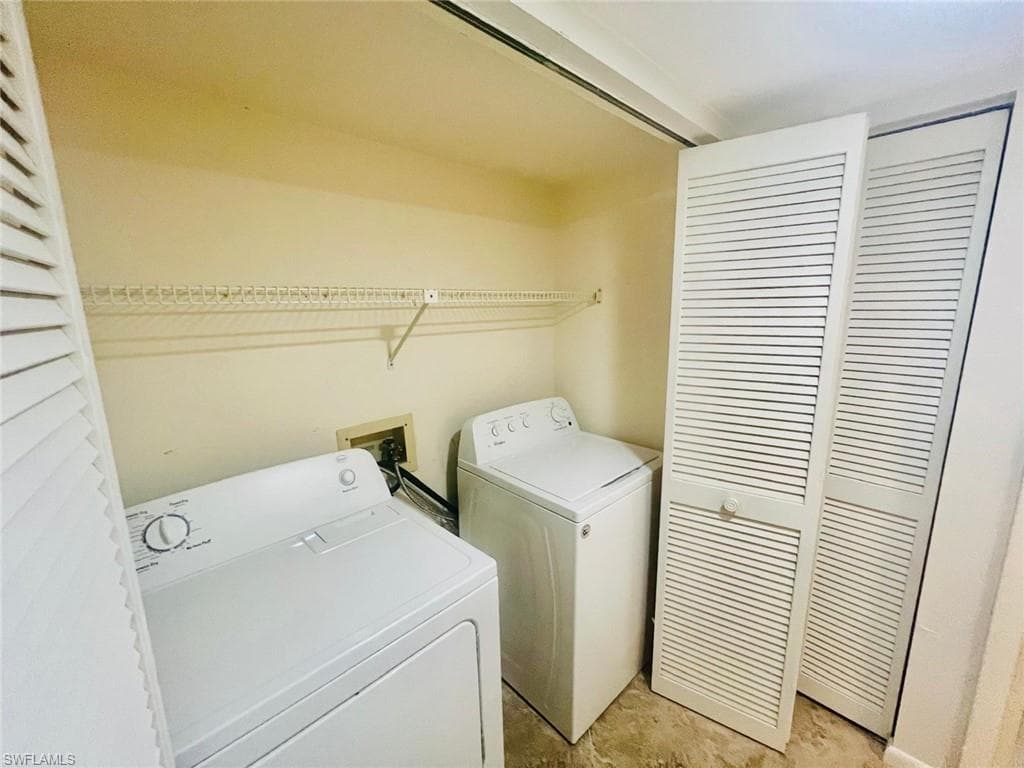 1733 Courtyard Way B-204, Naples, FL 34112-10