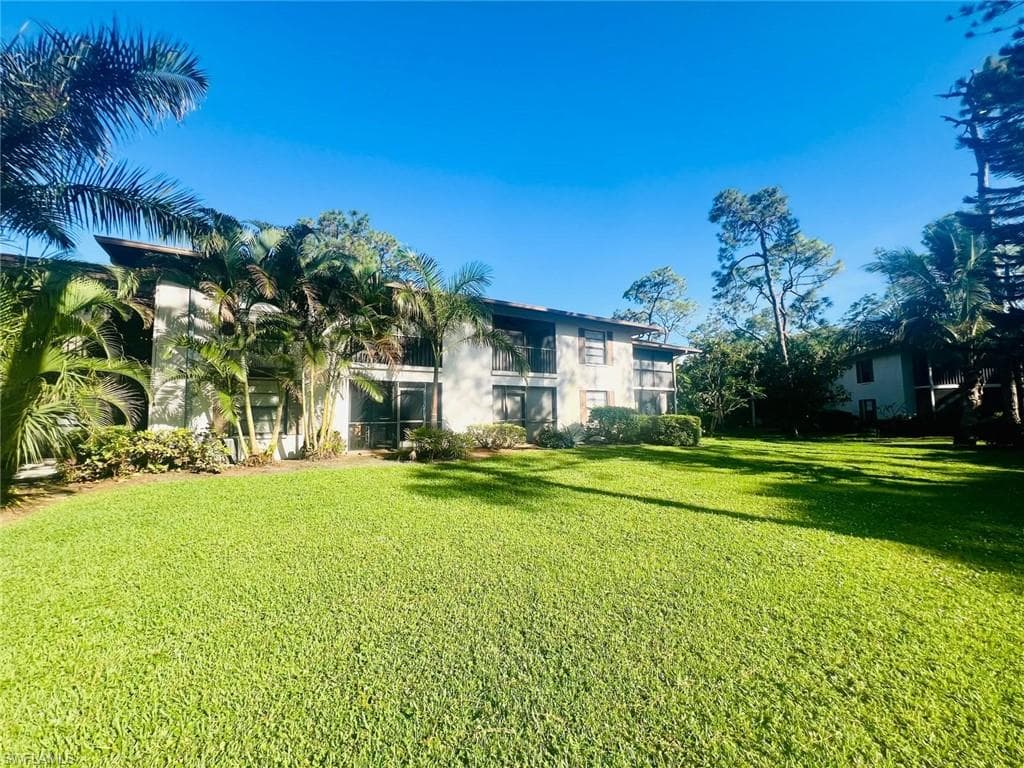 1733 Courtyard Way B-204, Naples, FL 34112-13