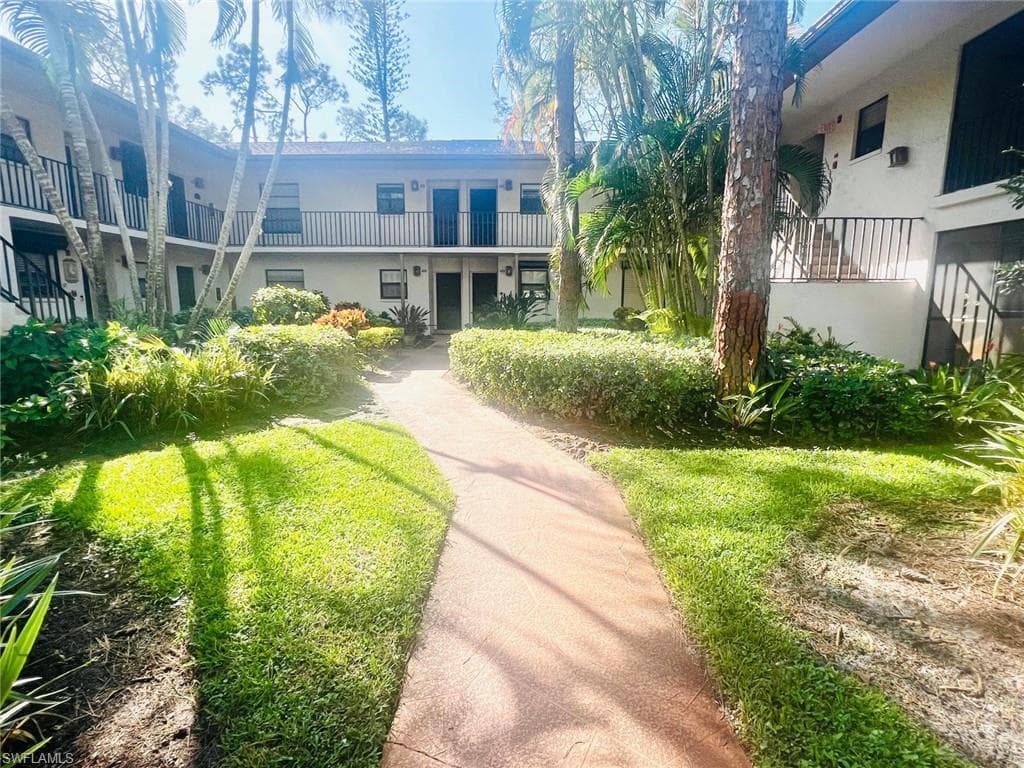 1733 Courtyard Way B-204, Naples, FL 34112-15