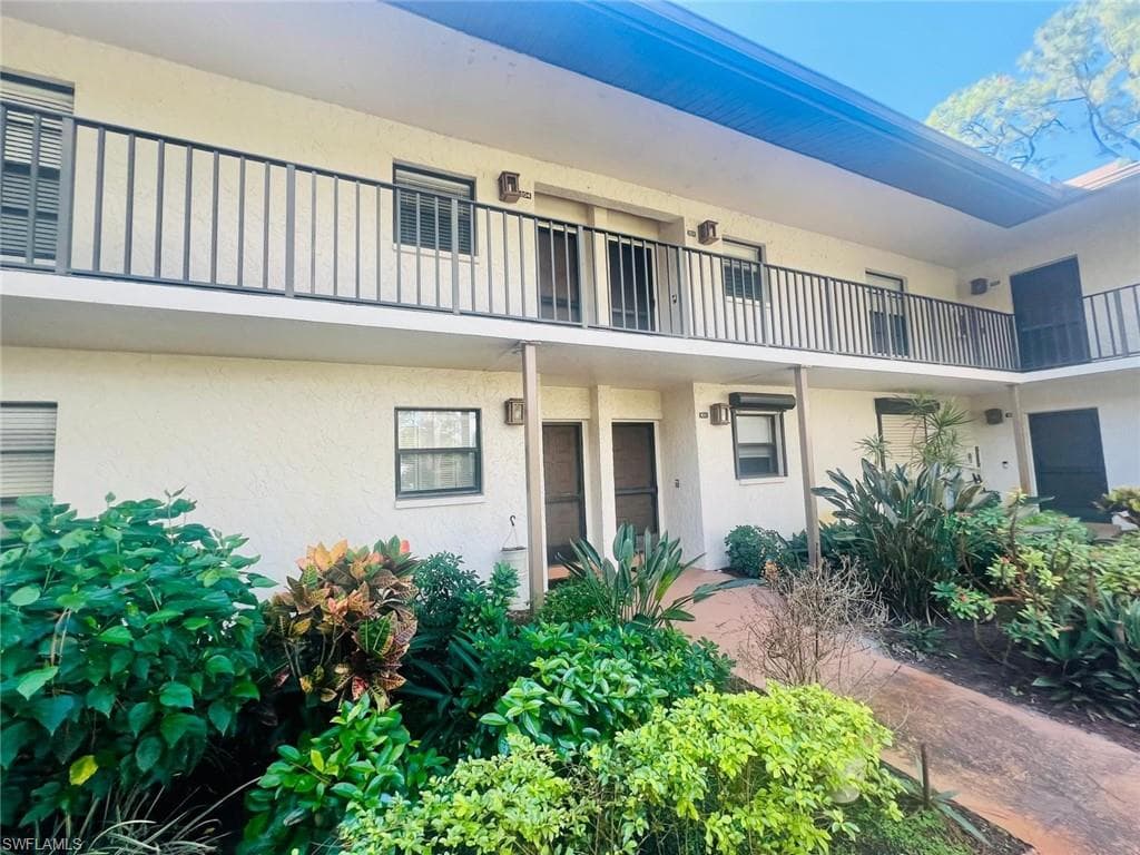 1733 Courtyard Way B-204, Naples, FL 34112-16