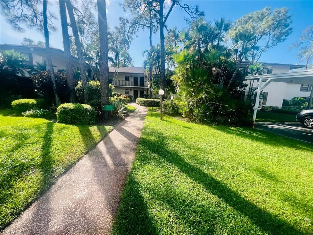 1733 Courtyard Way B-204, Naples, FL 34112-18