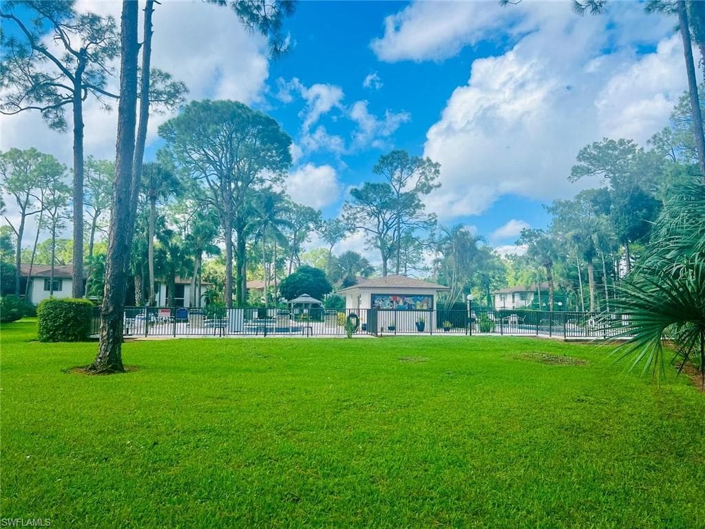 1733 Courtyard Way B-204, Naples, FL 34112-21