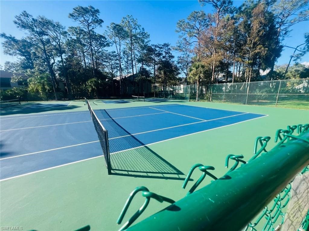 1733 Courtyard Way B-204, Naples, FL 34112-25