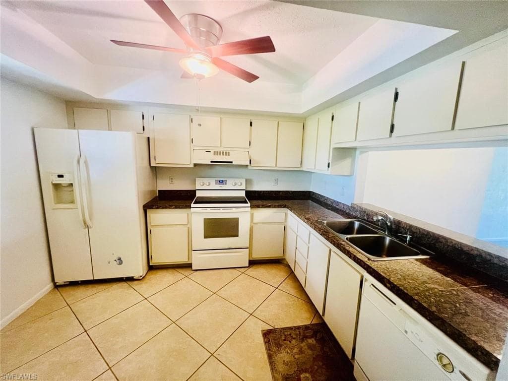 1733 Courtyard Way B-204, Naples, FL 34112-4