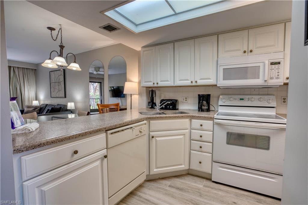 600 Neapolitan Way 223, Naples, FL 34103-4