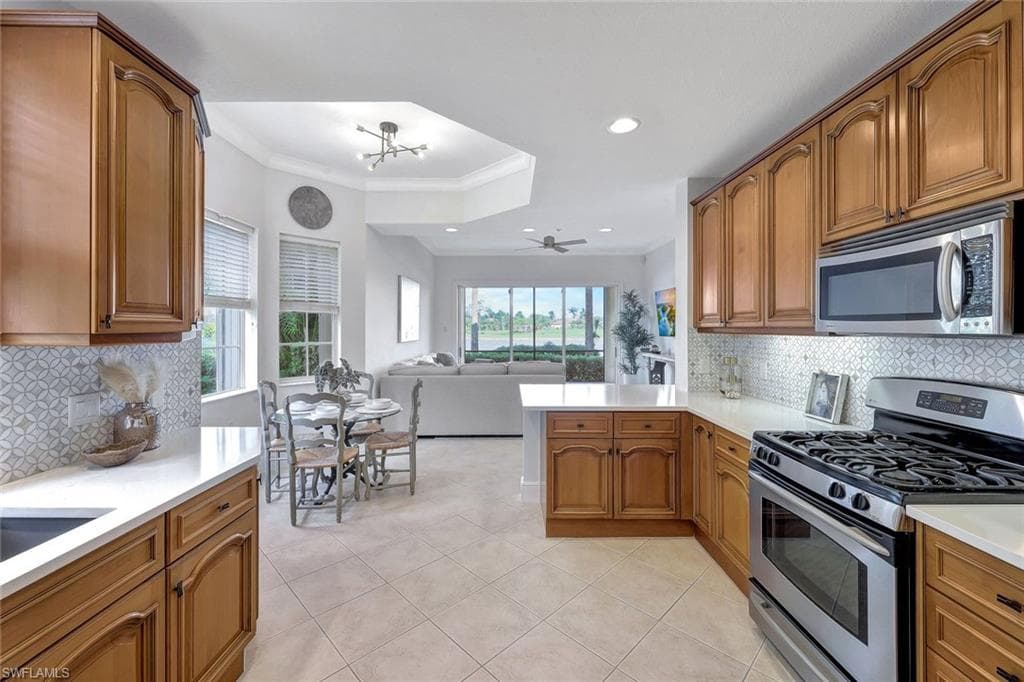 3695 Montreux Ln 8-101, Naples, FL 34114-12