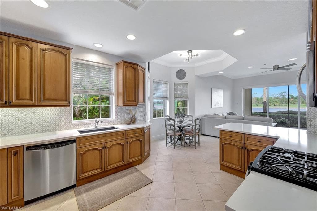 3695 Montreux Ln 8-101, Naples, FL 34114-14