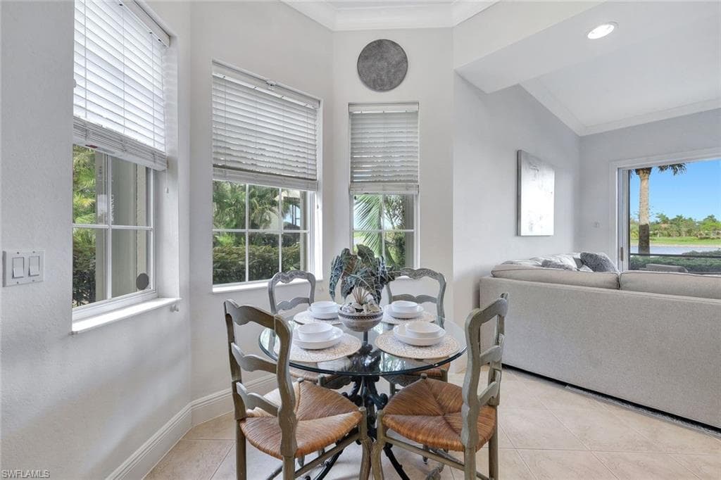 3695 Montreux Ln 8-101, Naples, FL 34114-16