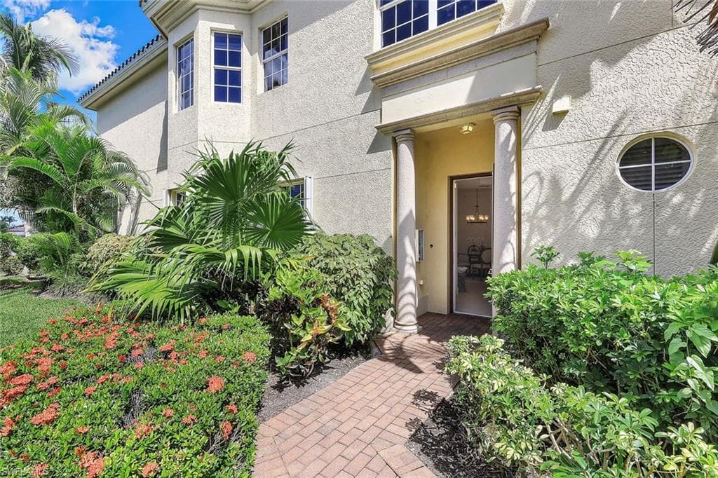 3695 Montreux Ln 8-101, Naples, FL 34114-5