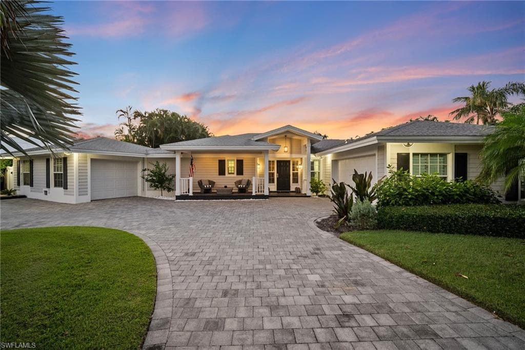 1627 Murex Ln, Naples, FL 34102-1