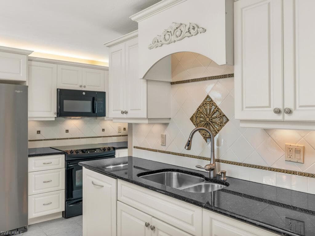260 Seaview Ct 803, Marco Island, FL 34145-9