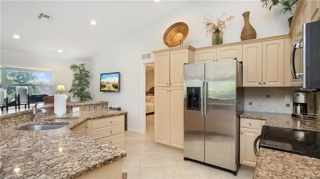 330 Colonial Ave, Marco Island, FL 34145-16