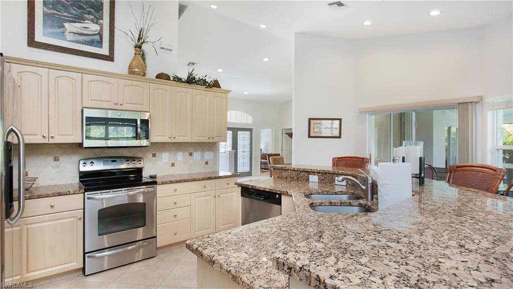 330 Colonial Ave, Marco Island, FL 34145-17