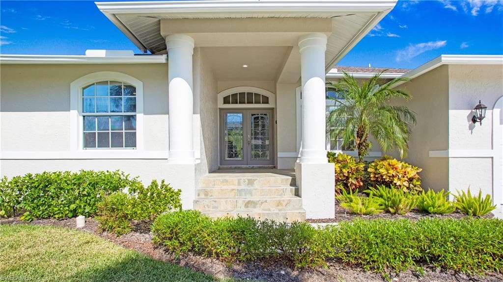 330 Colonial Ave, Marco Island, FL 34145-3