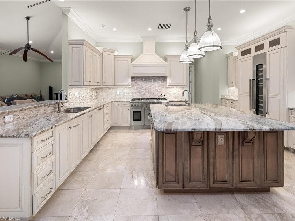 106 Eugenia Dr, Naples, FL 34108-11