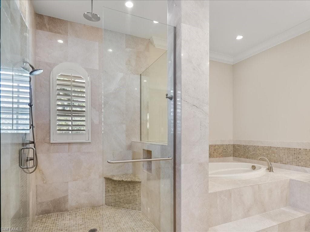 106 Eugenia Dr, Naples, FL 34108-16
