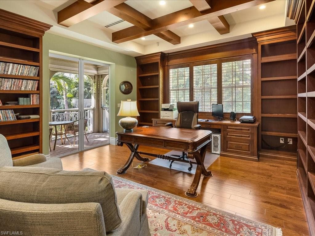 106 Eugenia Dr, Naples, FL 34108-17