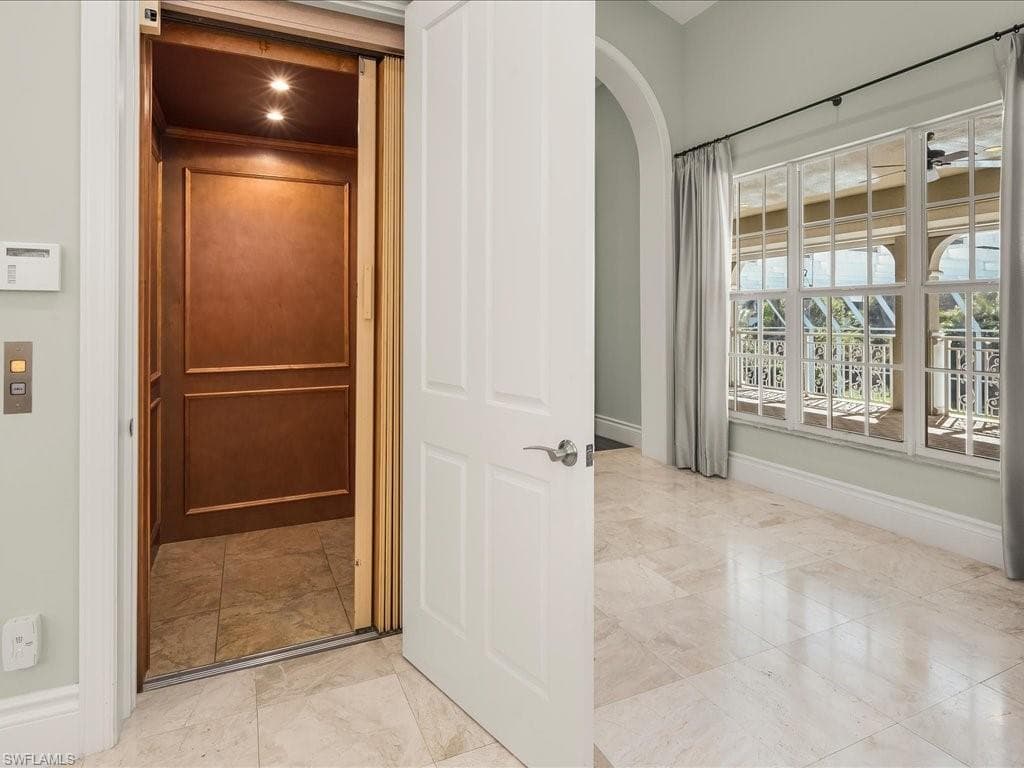 106 Eugenia Dr, Naples, FL 34108-25