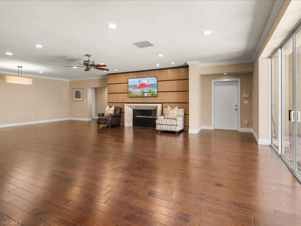 106 Eugenia Dr, Naples, FL 34108-26