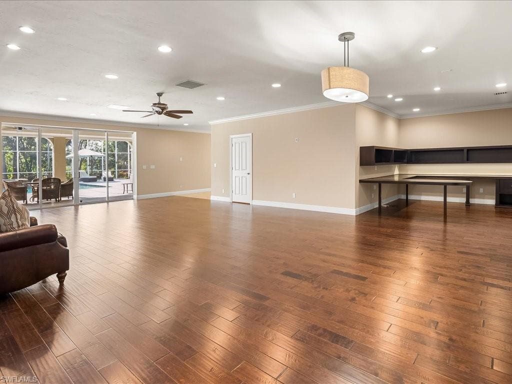 106 Eugenia Dr, Naples, FL 34108-27