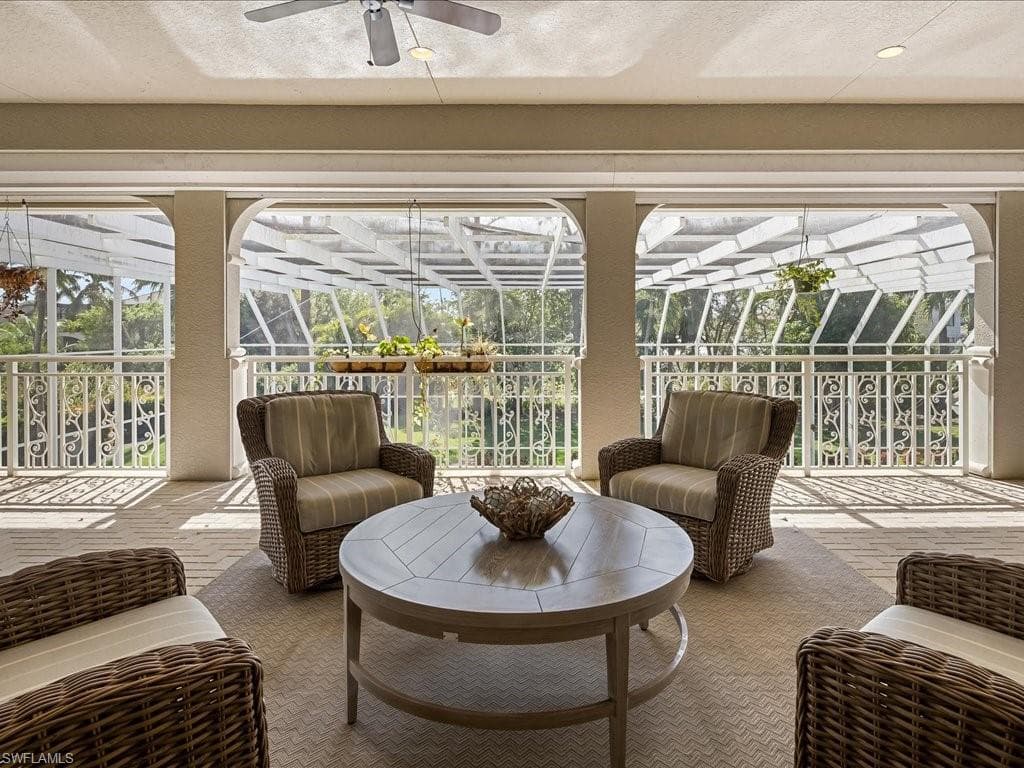 106 Eugenia Dr, Naples, FL 34108-37