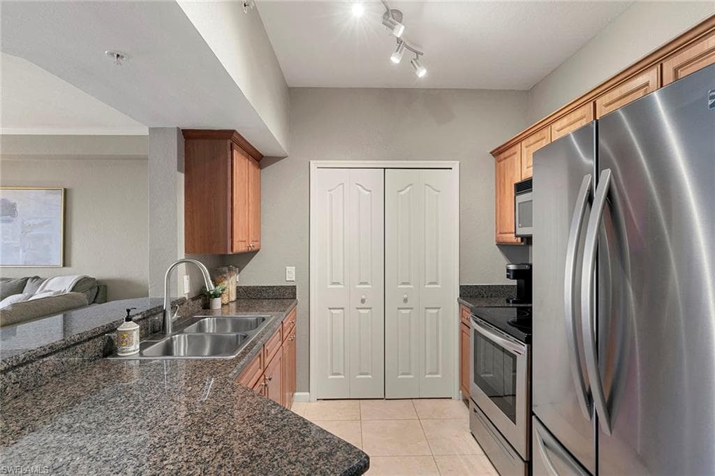 12990 Positano Cir 204, Naples, FL 34105-10