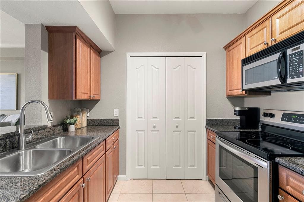 12990 Positano Cir 204, Naples, FL 34105-12