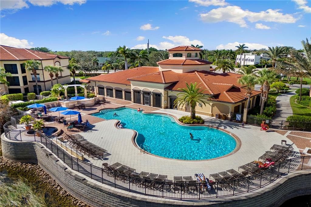12990 Positano Cir 204, Naples, FL 34105-38