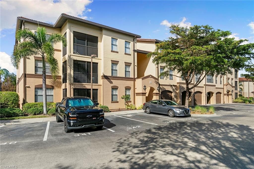 12990 Positano Cir 204, Naples, FL 34105-4