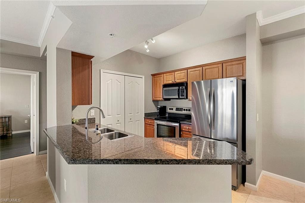 12990 Positano Cir 204, Naples, FL 34105-8