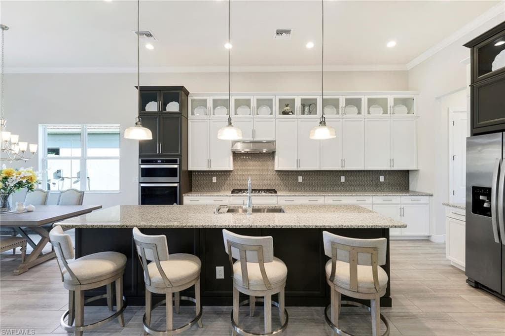 8999 Redonda Dr, Naples, FL 34114-11