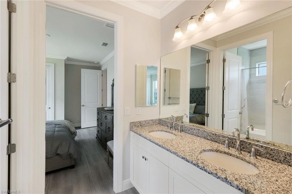 8999 Redonda Dr, Naples, FL 34114-13