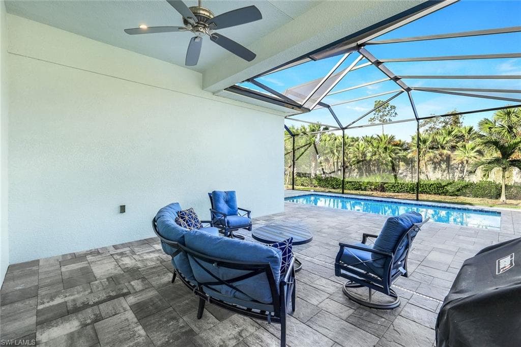 8999 Redonda Dr, Naples, FL 34114-17