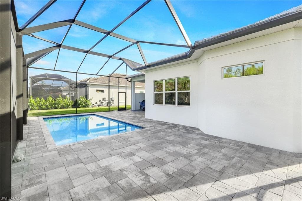 8999 Redonda Dr, Naples, FL 34114-19