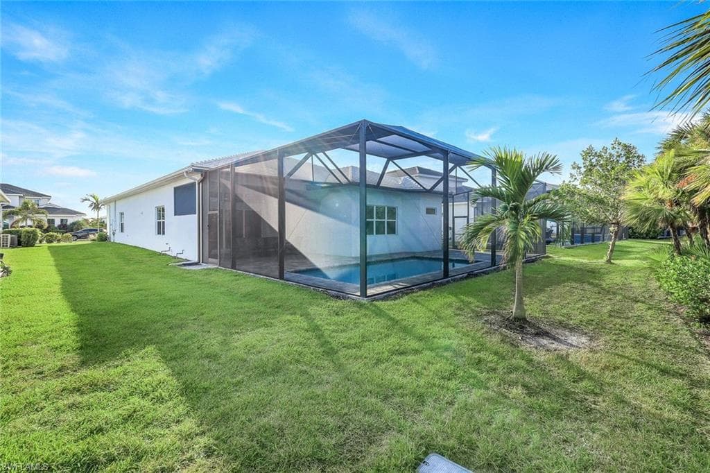 8999 Redonda Dr, Naples, FL 34114-20