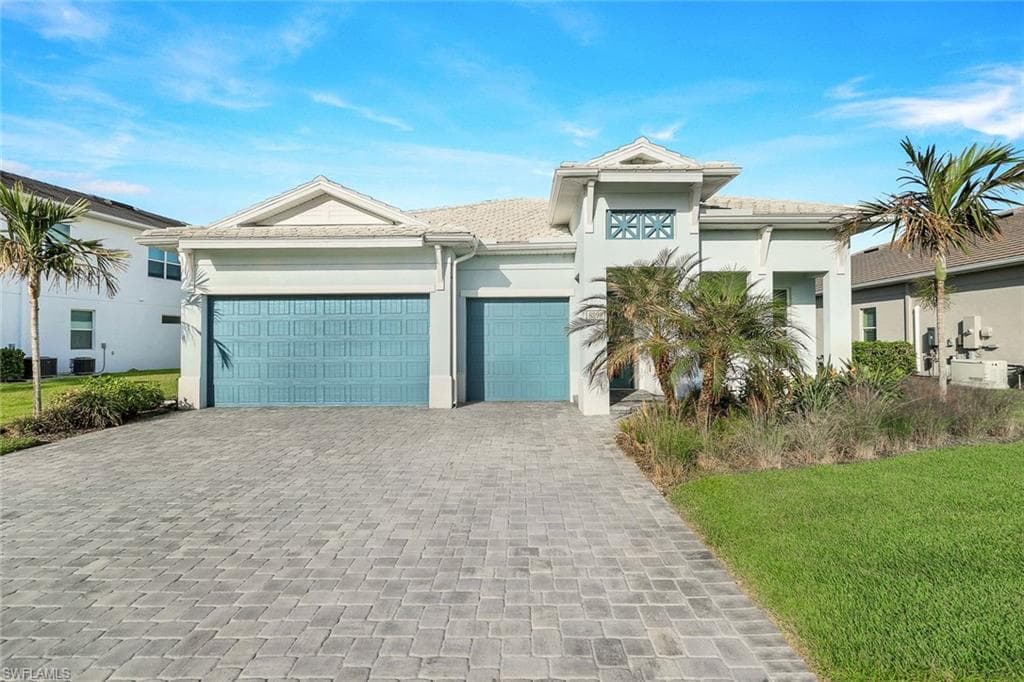 8999 Redonda Dr, Naples, FL 34114-21