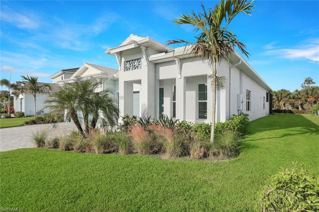 8999 Redonda Dr, Naples, FL 34114-22