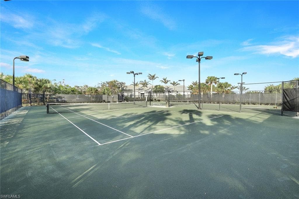 8999 Redonda Dr, Naples, FL 34114-25