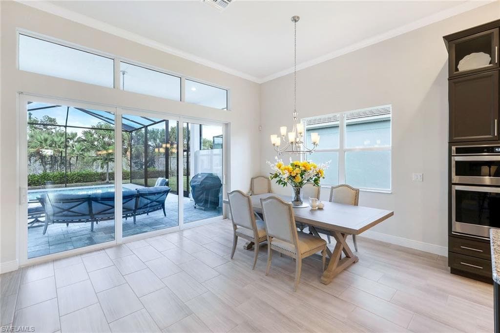 8999 Redonda Dr, Naples, FL 34114-3