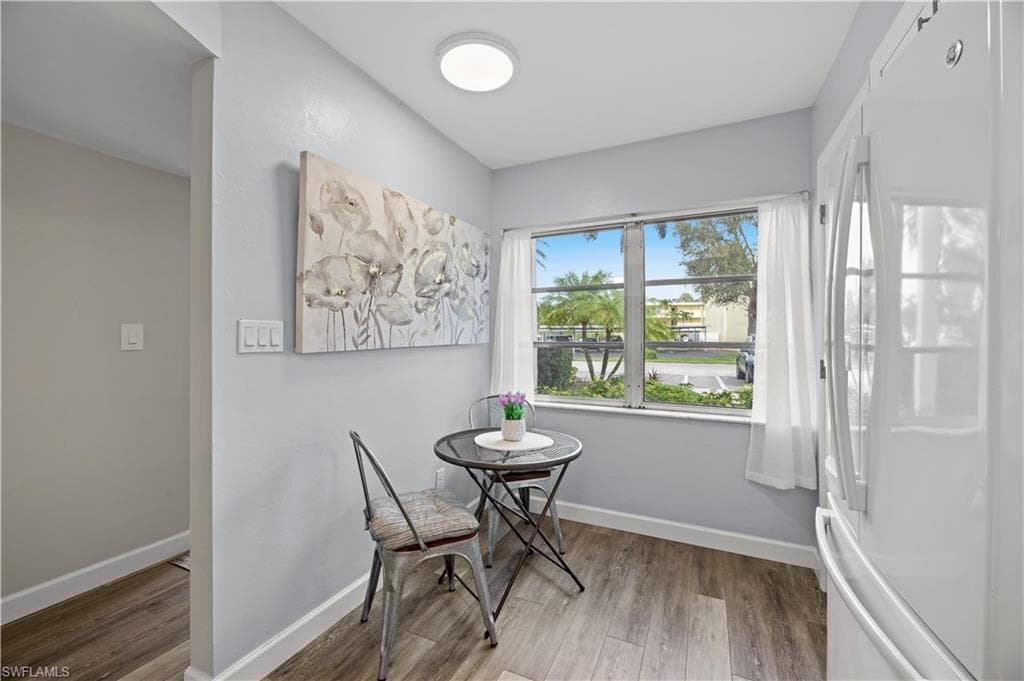 1055 Forest Lakes Dr F-102, Naples, FL 34105-7