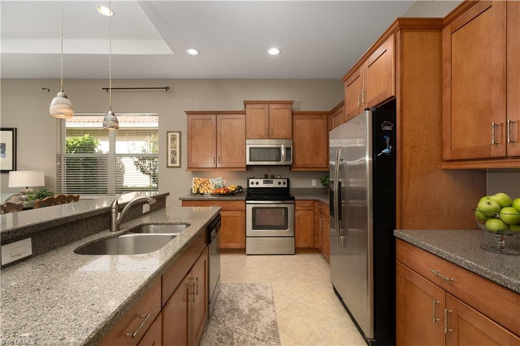 13484 Cambridge Ln, Naples, FL 34109-8