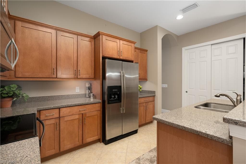 13484 Cambridge Ln, Naples, FL 34109-9