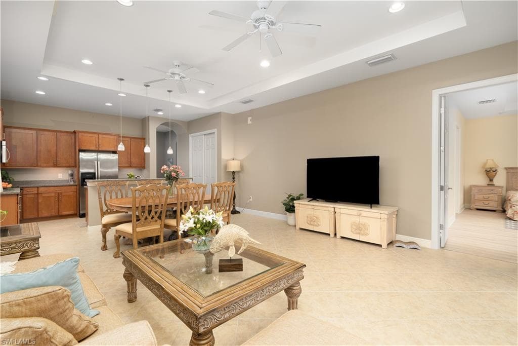 13484 Cambridge Ln, Naples, FL 34109-12