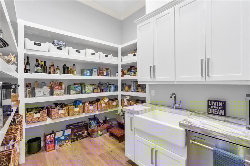 830 Cassena Rd, Naples, Fl 34108-16