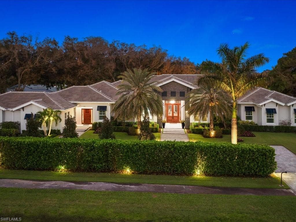 830 Cassena Rd, Naples, Fl 34108-3