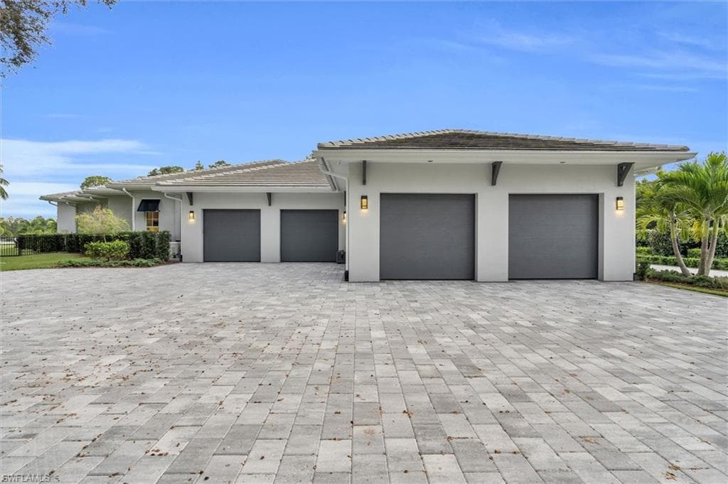830 Cassena Rd, Naples, Fl 34108-46