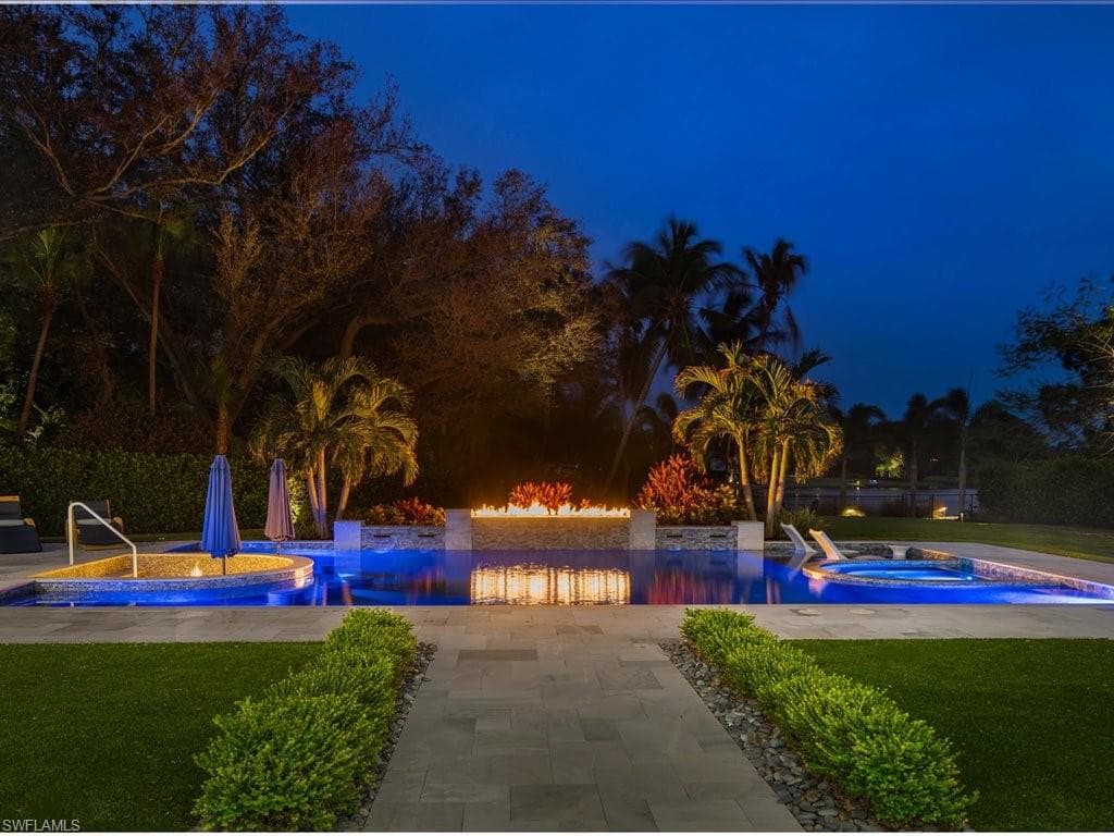 830 Cassena Rd, Naples, Fl 34108-5