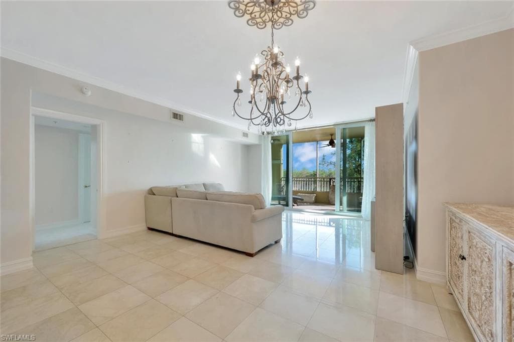 2738 Tiburon Blvd E B-303, Naples, FL 34109-9
