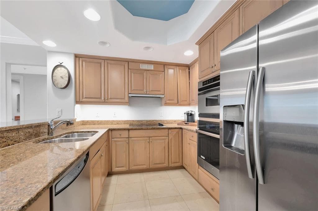 2738 Tiburon Blvd E B-303, Naples, FL 34109-16