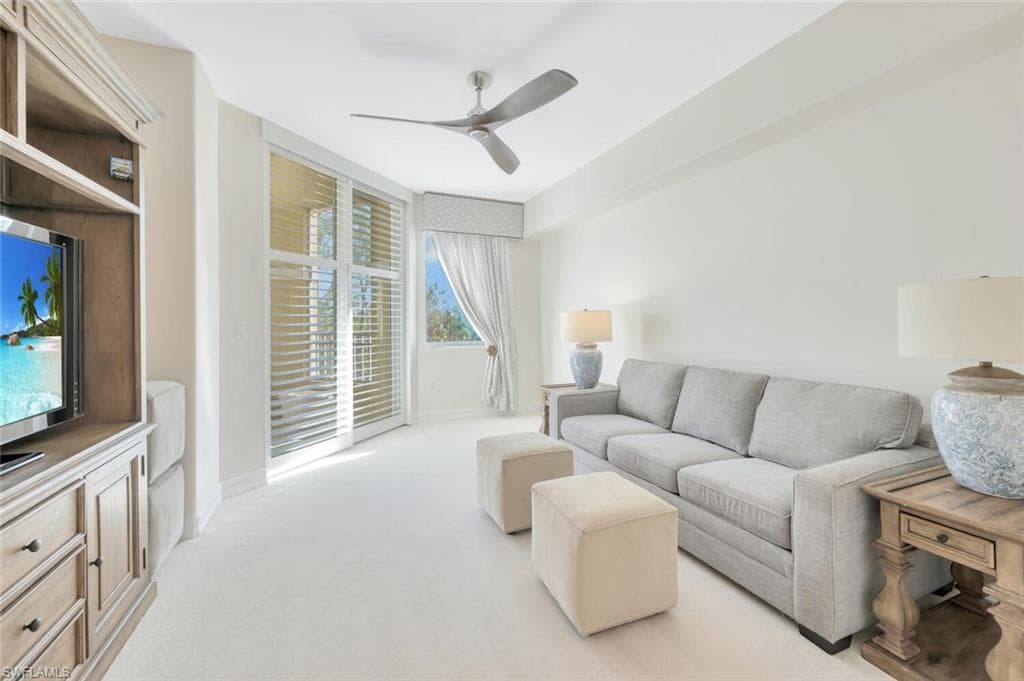 2738 Tiburon Blvd E B-303, Naples, FL 34109-18